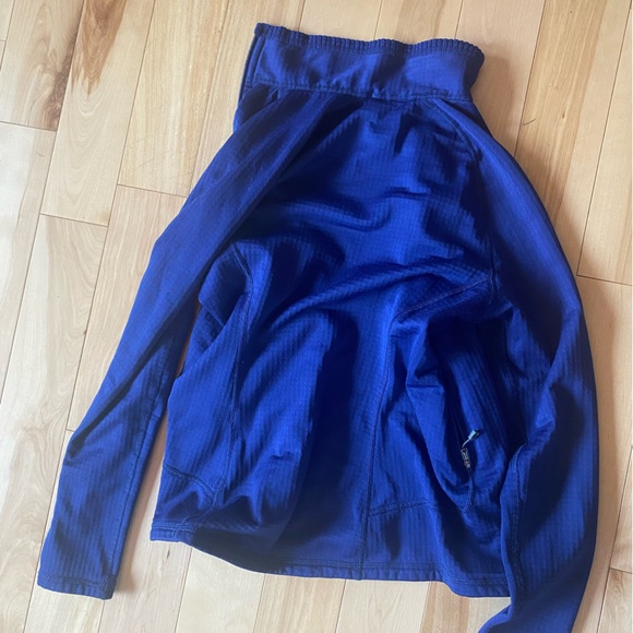 Patagonia R1 - Picture 4 of 4